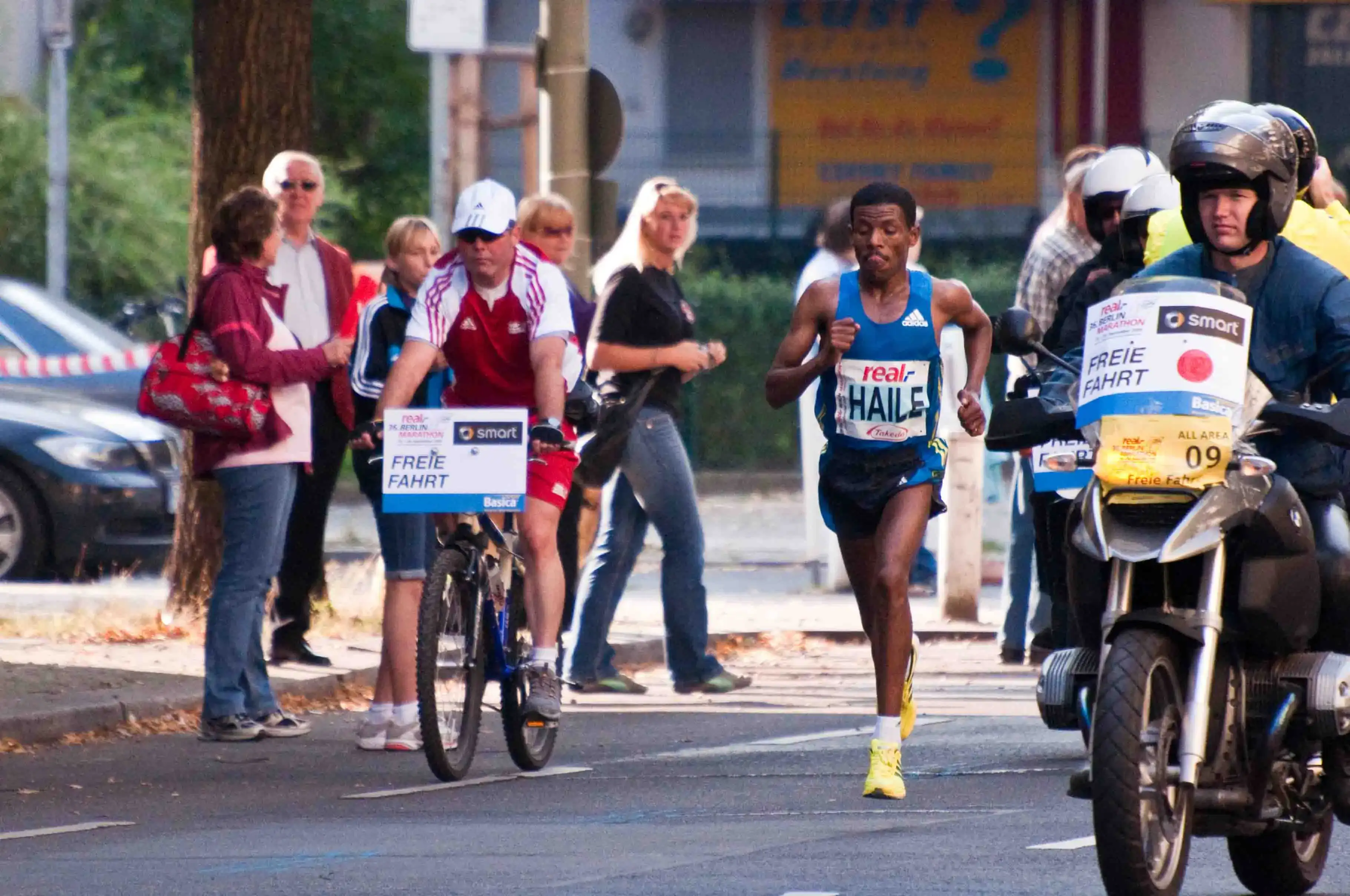 Haile Gebreselassie running a marathon!